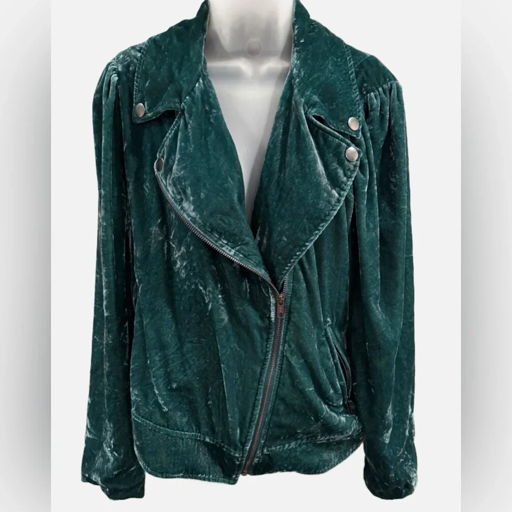 Torrid | Velvet Moto Jacket – Botanical Garden Green – Luxe Soft Texture - Picture 4 of 14
